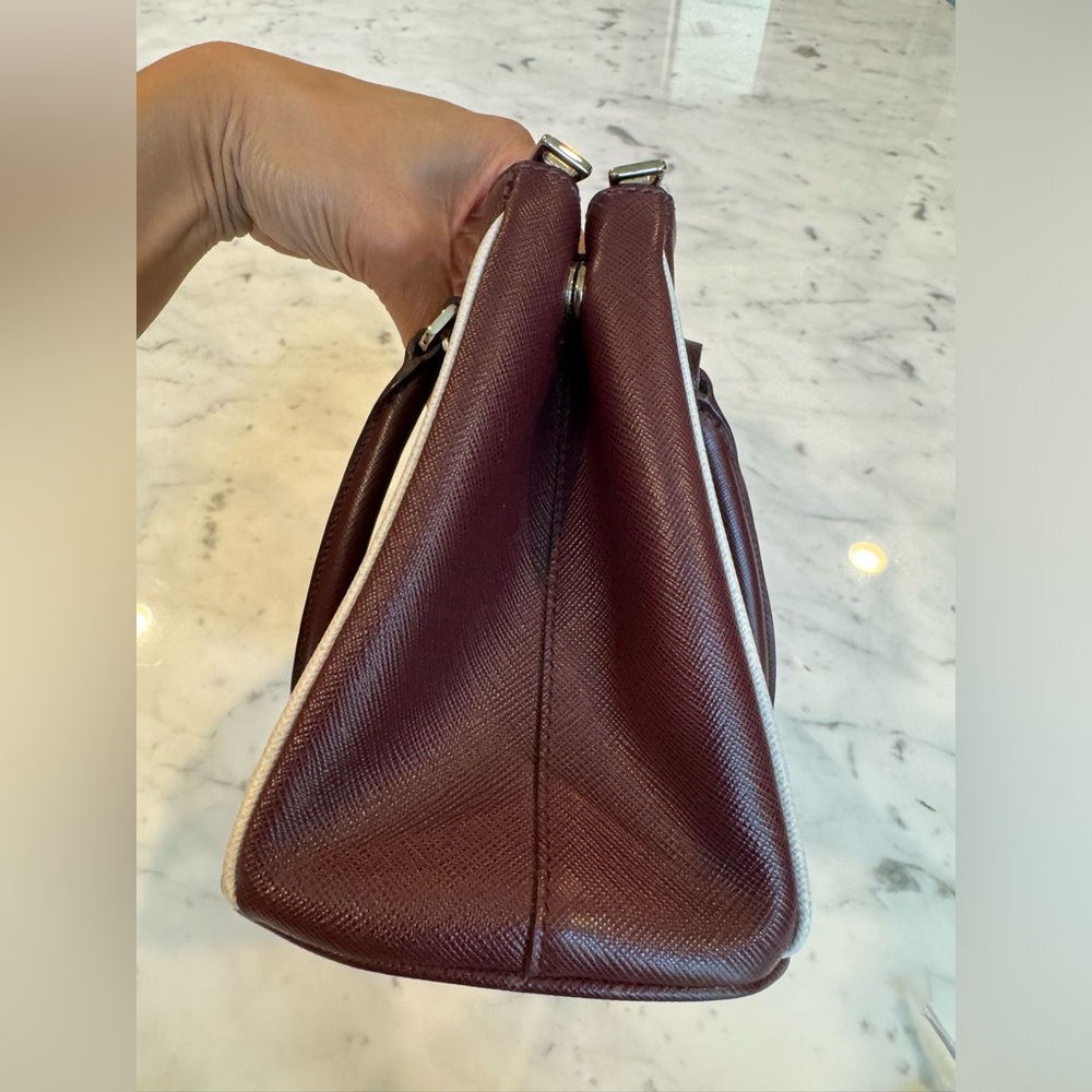 Rare Authentic Small Prada Saffiano Galleria Double Zip Bag in Burgundy - Picture 4 of 10